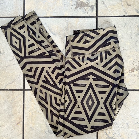 Lululemon luxetreme leggings - Picture 2 of 6